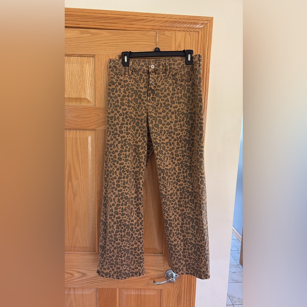 American Eagle Outfitters Leopard Print stovepipe jeans